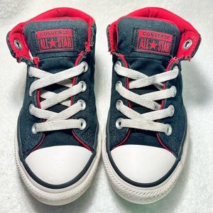 Converse Allstar sneakers. Kids size 1